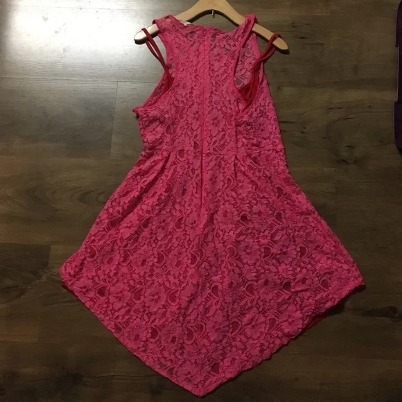 Hot pink lace dress - Picture 3 of 3